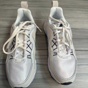 Nike SB RYZ 365 White and Black Shoes